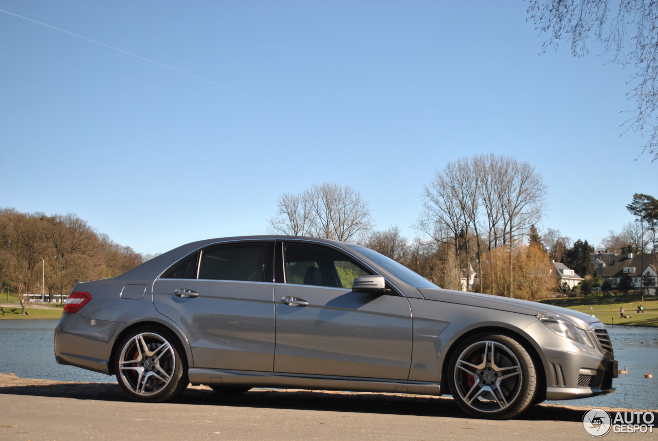 Mercedes-Benz E 63 AMG W212 V8 Biturbo