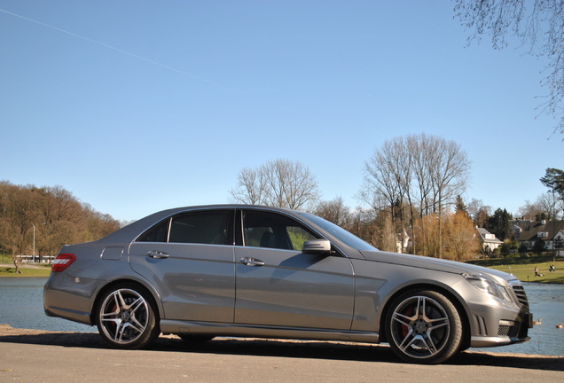 Mercedes-Benz E 63 AMG W212 V8 Biturbo