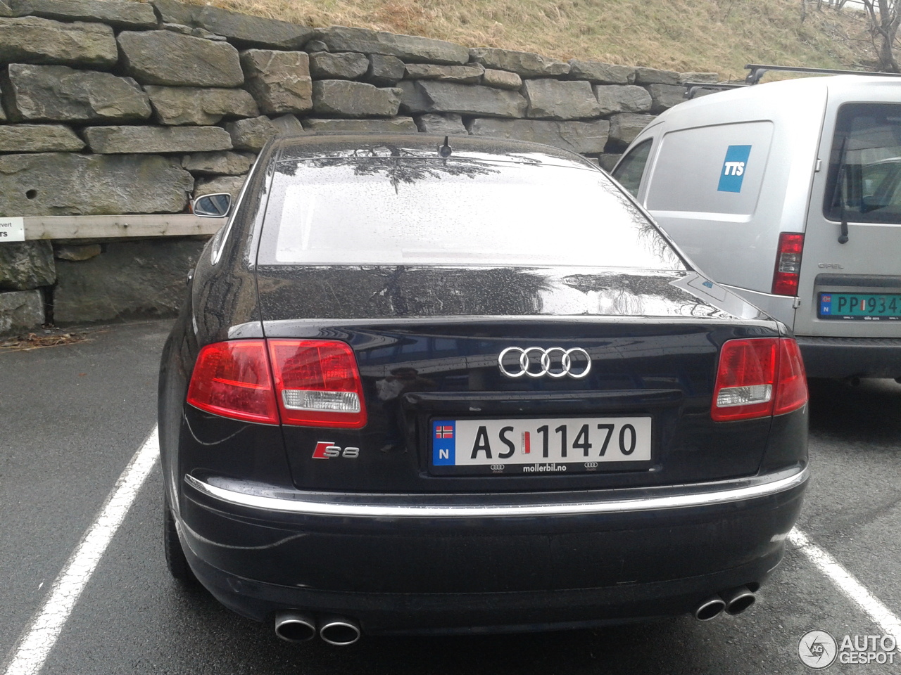 Audi S8 D3