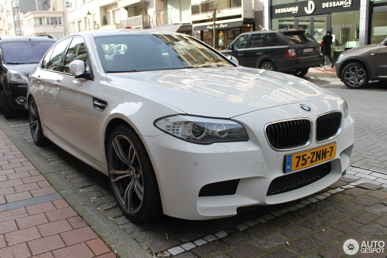 BMW M5 F10 2011