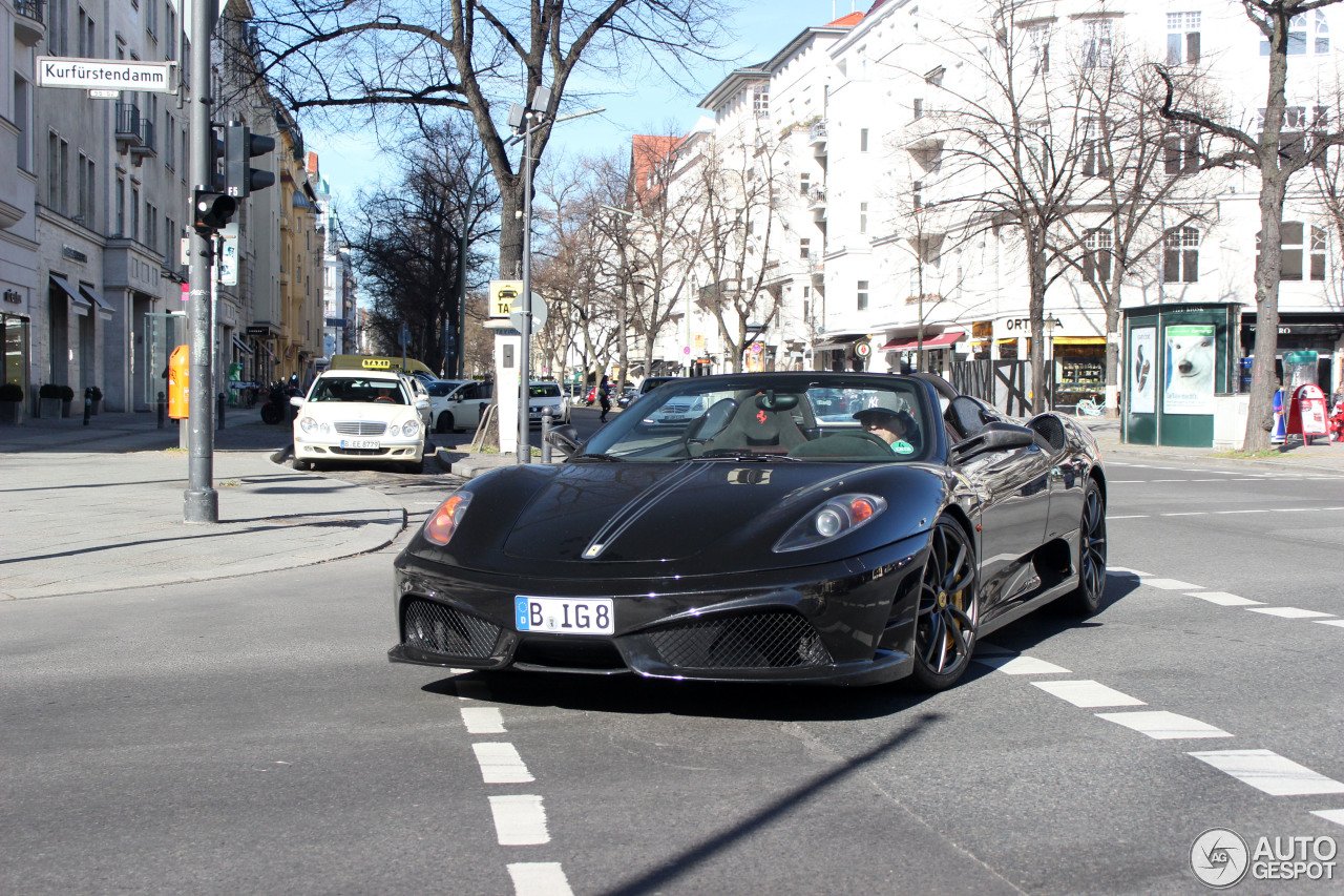 Ferrari Scuderia Spider 16M