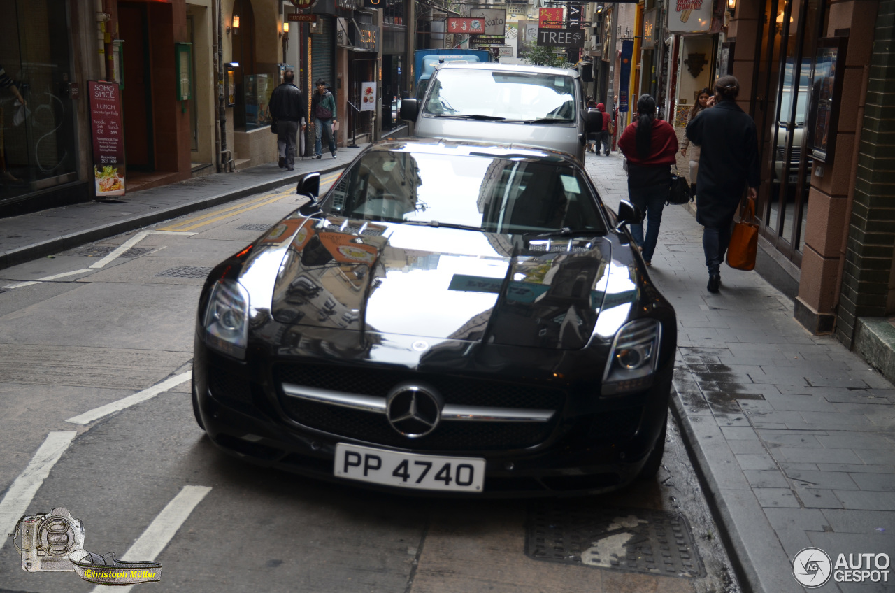 Mercedes-Benz SLS AMG