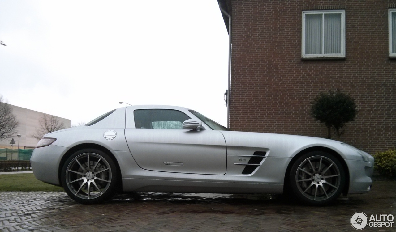 Mercedes-Benz SLS AMG