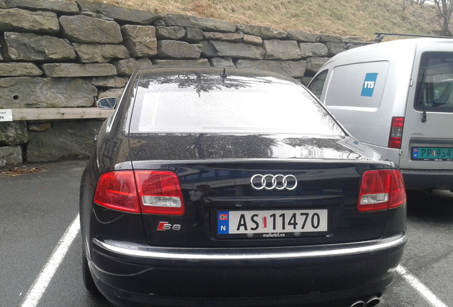 Audi S8 D3