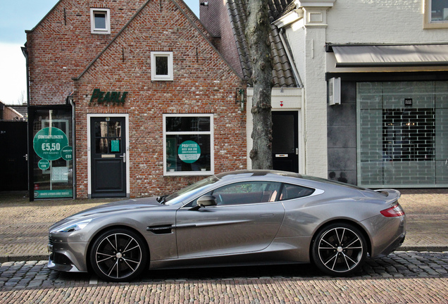 Aston Martin Vanquish 2013