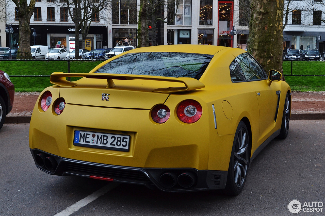 Nissan GT-R 2012