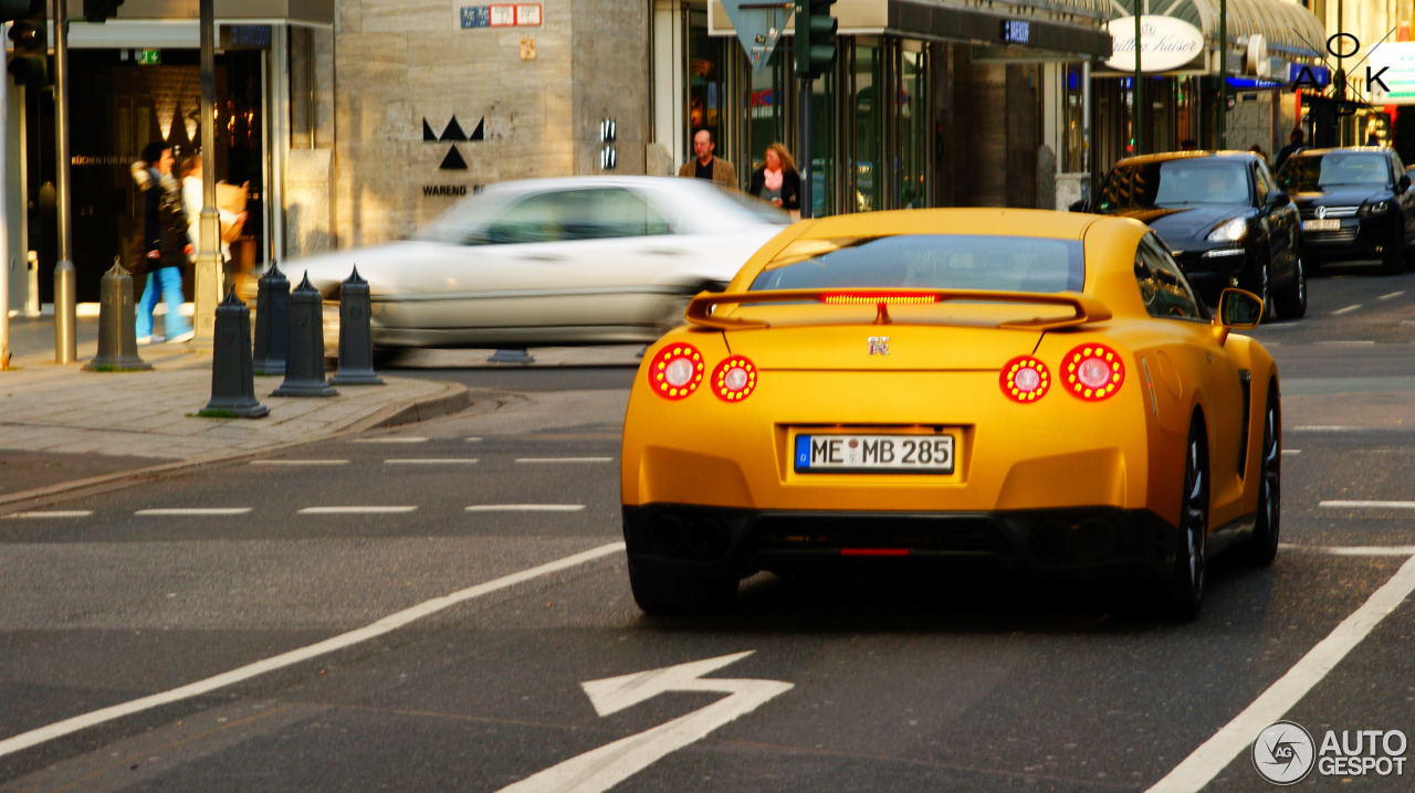 Nissan GT-R 2012