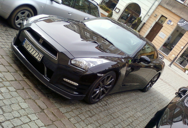 Nissan GT-R 2011