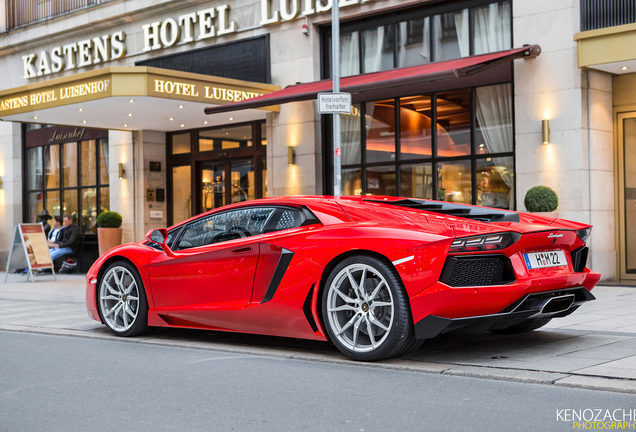 Lamborghini Aventador LP700-4