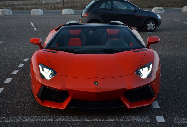 Lamborghini Aventador LP700-4 Roadster