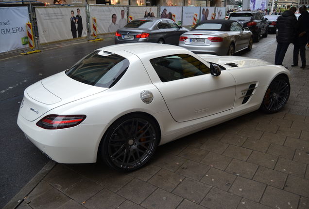 Mercedes-Benz SLS AMG