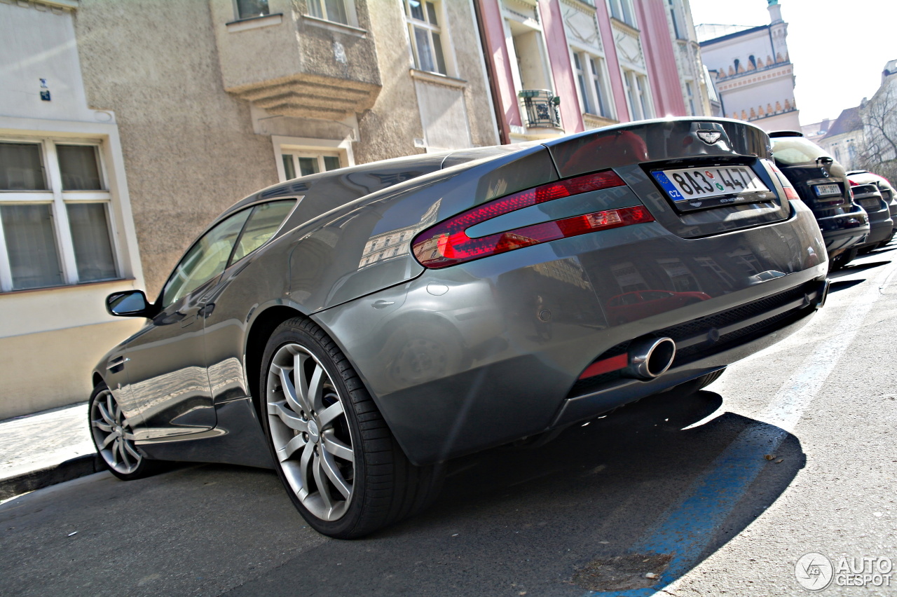 Aston Martin DB9