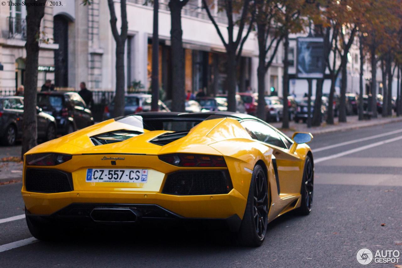 Lamborghini Aventador LP700-4 Roadster