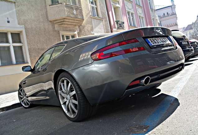 Aston Martin DB9