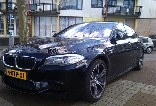 BMW M5 F10 2011