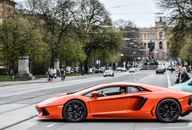 Lamborghini Aventador LP700-4