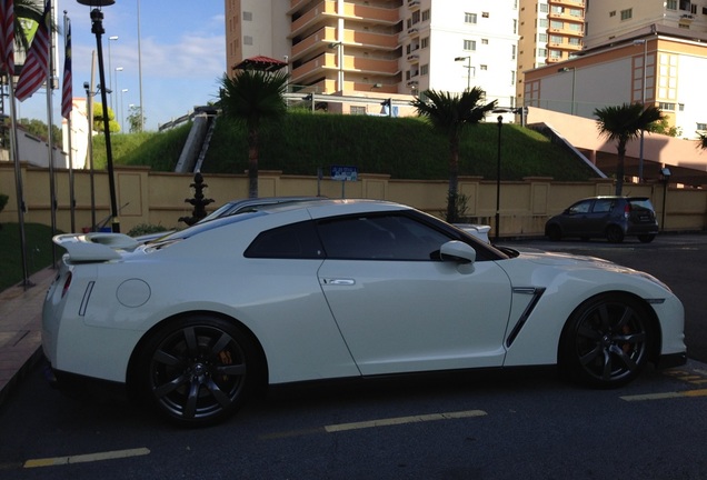 Nissan GT-R