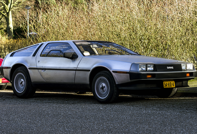 DeLorean DMC-12