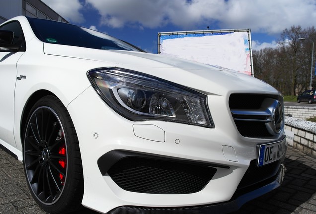 Mercedes-Benz CLA 45 AMG C117