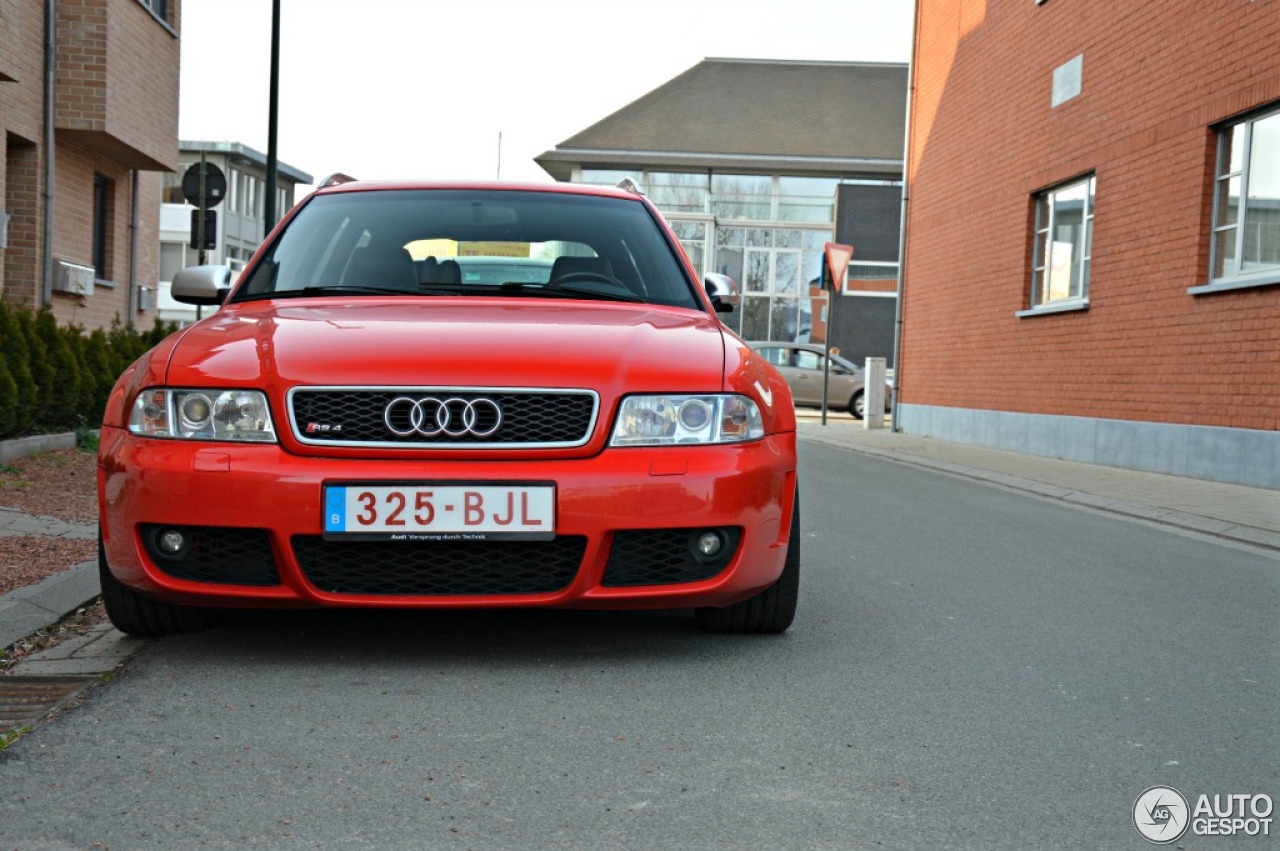 Audi RS4 Avant B5