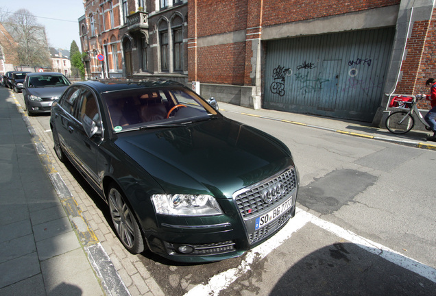 Audi S8 D3