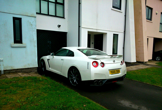 Nissan GT-R 2011