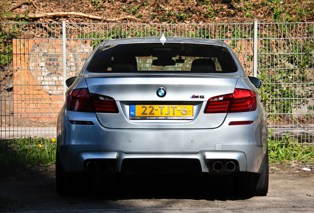 BMW M5 F10 2011