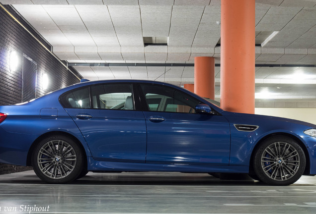 BMW M5 F10 2011