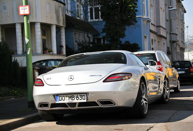 Mercedes-Benz SLS AMG