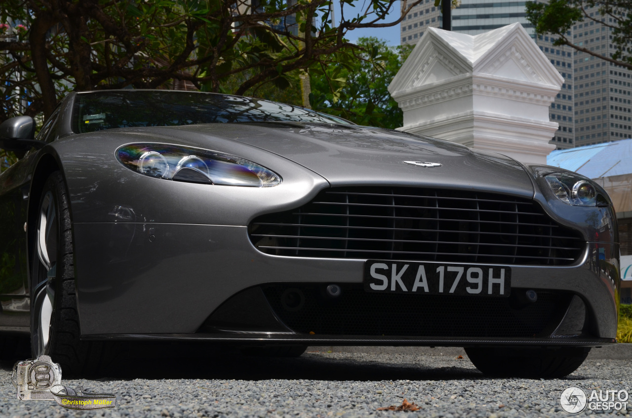 Aston Martin V12 Vantage