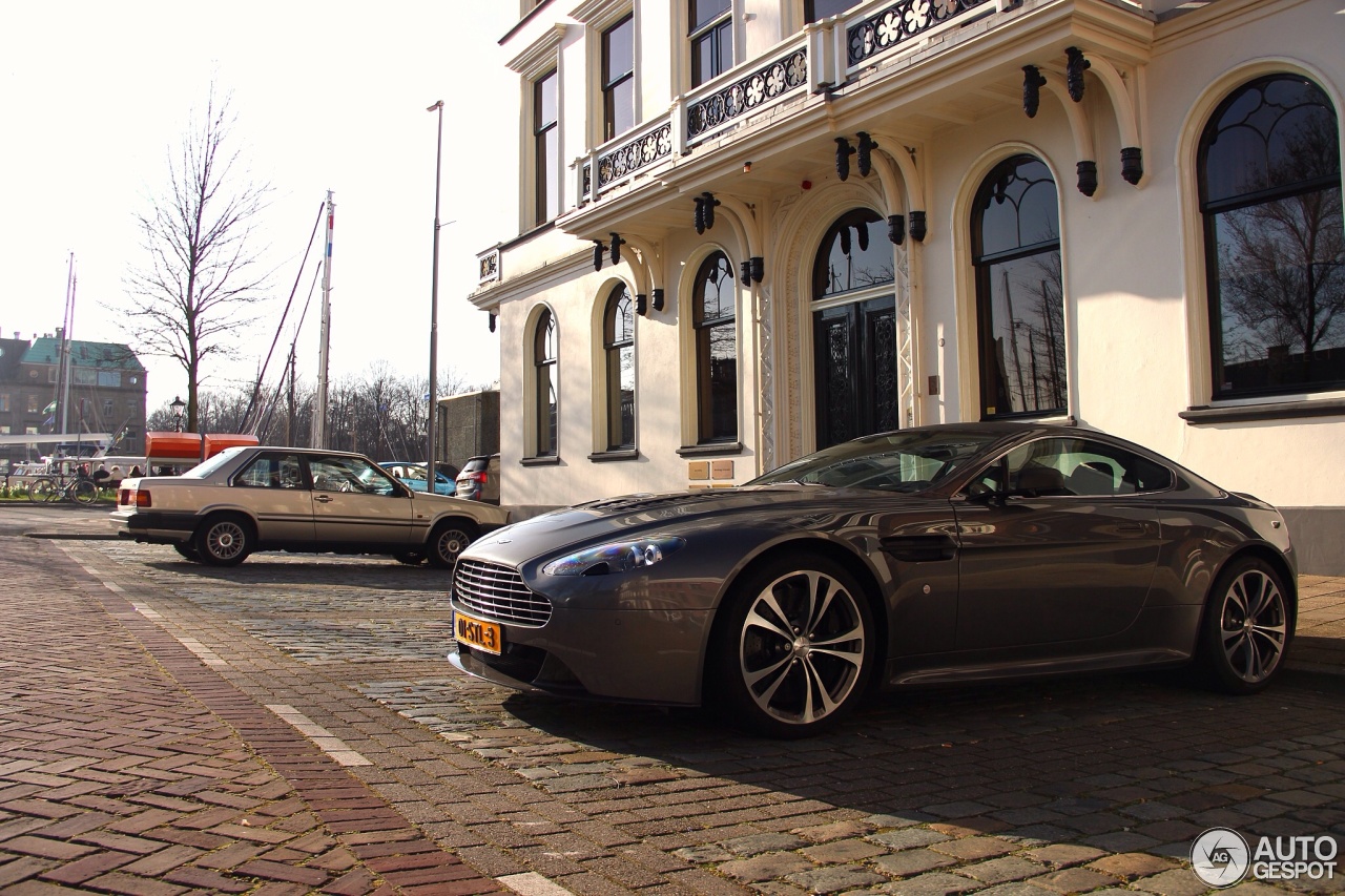 Aston Martin V12 Vantage