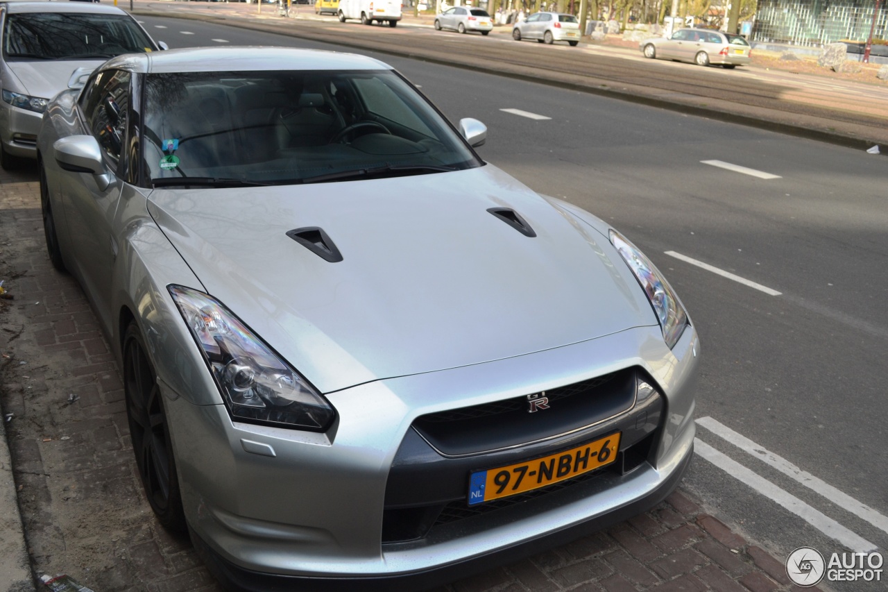 Nissan GT-R