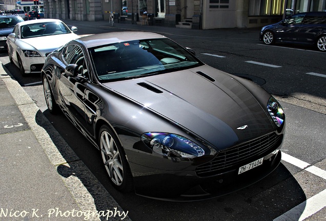 Aston Martin V8 Vantage 2012