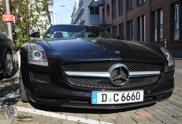 Mercedes-Benz SLS AMG