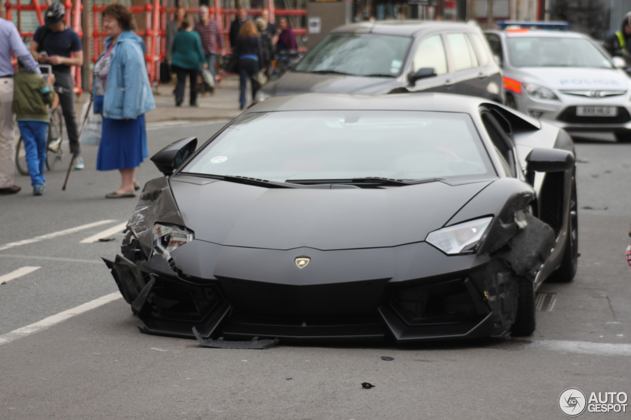 Lamborghini Aventador LP700-4