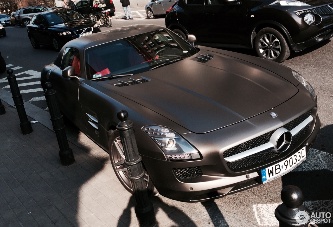 Mercedes-Benz SLS AMG