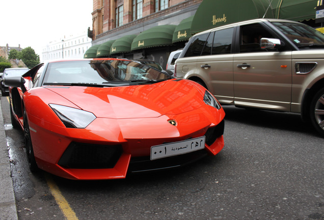 Lamborghini Aventador LP700-4