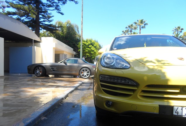 Mercedes-Benz SLS AMG