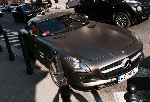 Mercedes-Benz SLS AMG