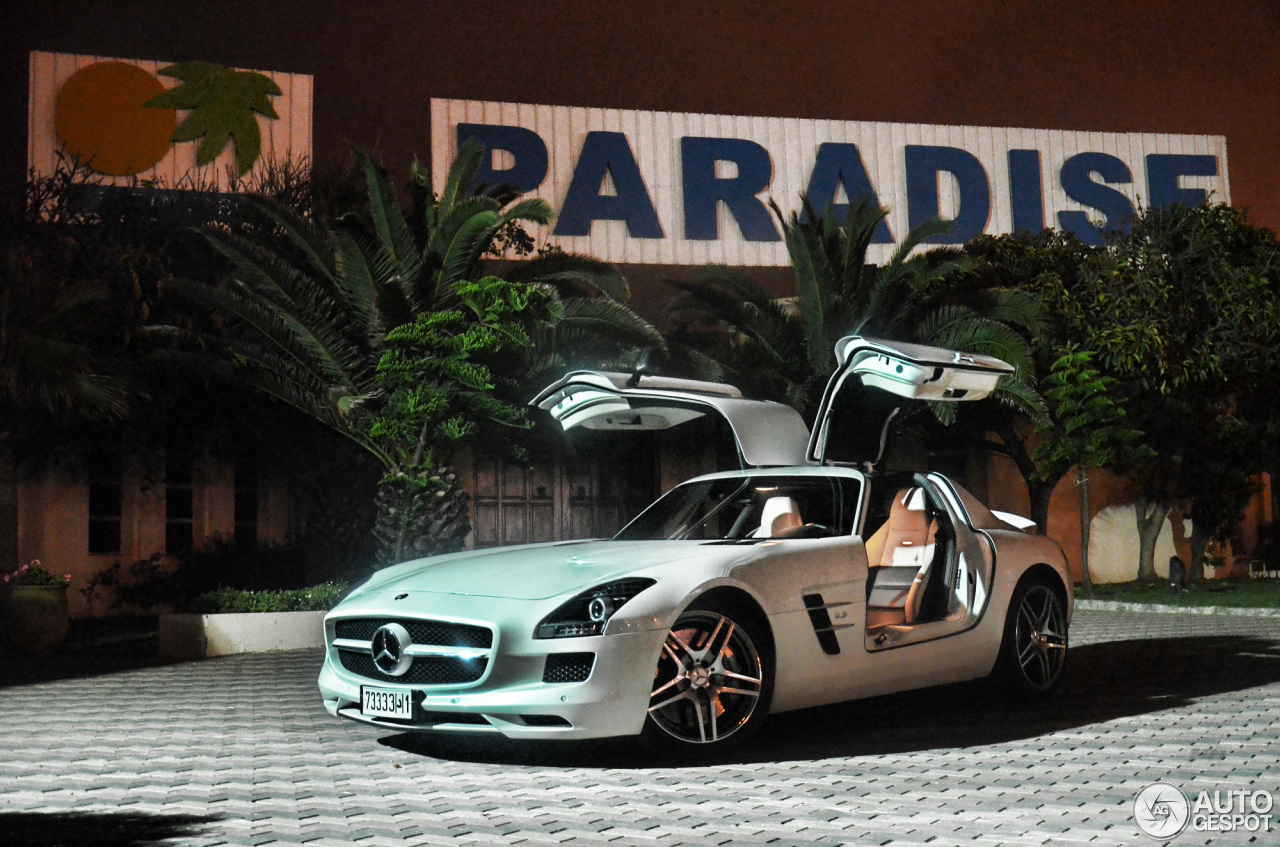 Mercedes-Benz SLS AMG