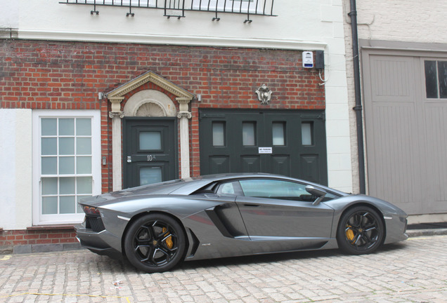 Lamborghini Aventador LP700-4