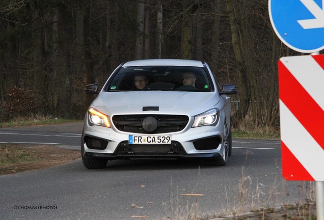 Mercedes-Benz CLA 45 AMG Shooting Brake