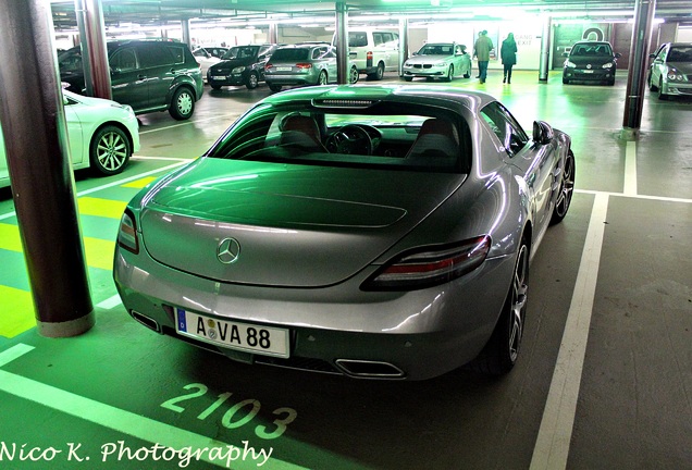 Mercedes-Benz SLS AMG