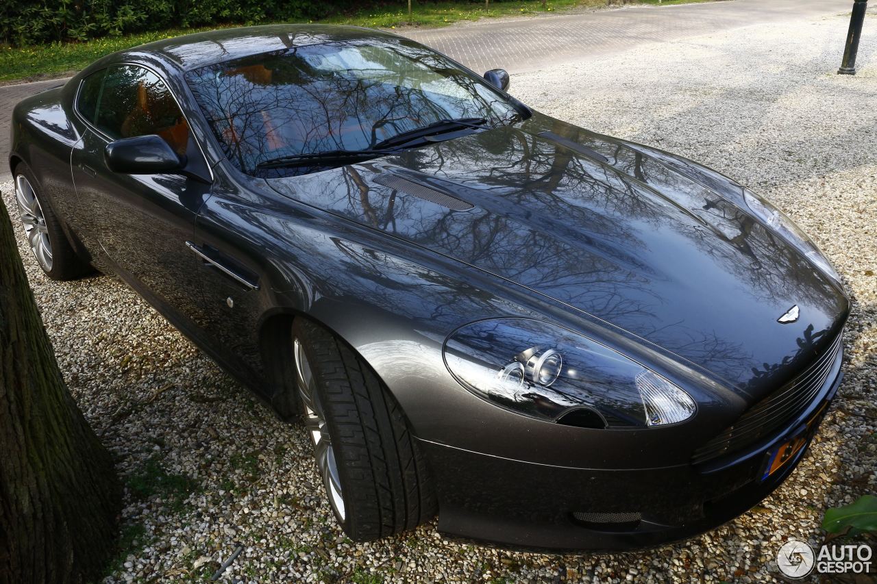 Aston Martin DB9