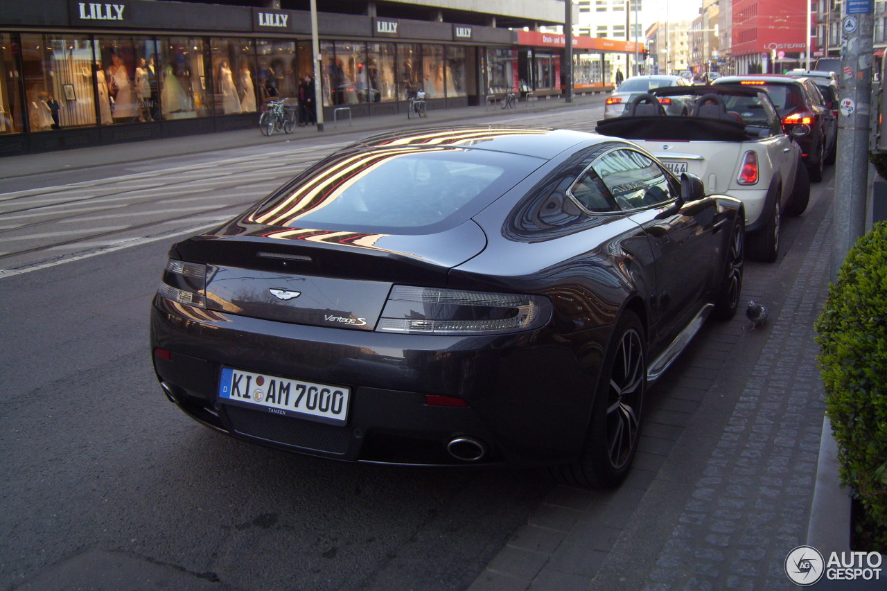 Aston Martin V8 Vantage S