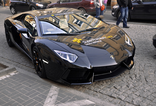 Lamborghini Aventador LP700-4