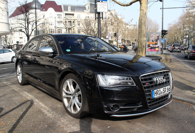 Audi S8 D4