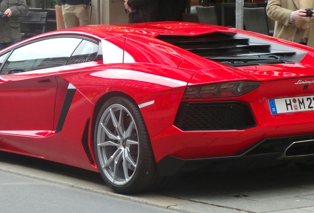 Lamborghini Aventador LP700-4