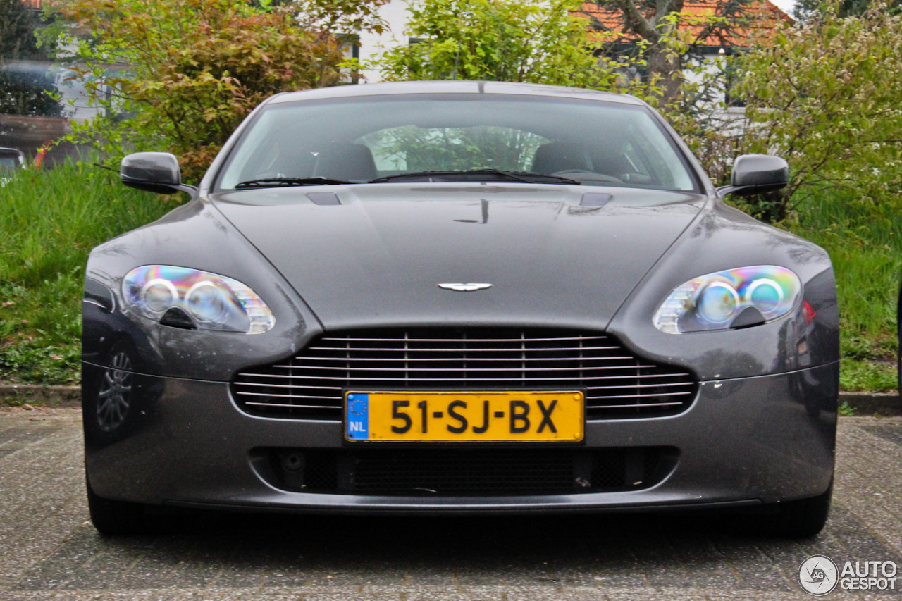 Aston Martin V8 Vantage