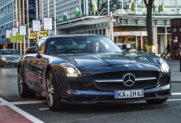 Mercedes-Benz SLS AMG